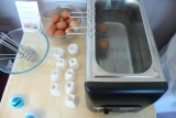 Nooit eerder gezien, je eigen eitje koken voor bij het ontbijt, da's handig!