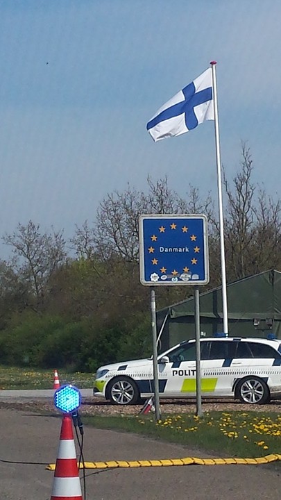Een voor een de grens over