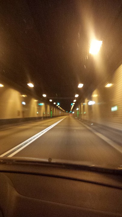 Elbe tunnel, effe slikken en gewoon doorgaan..