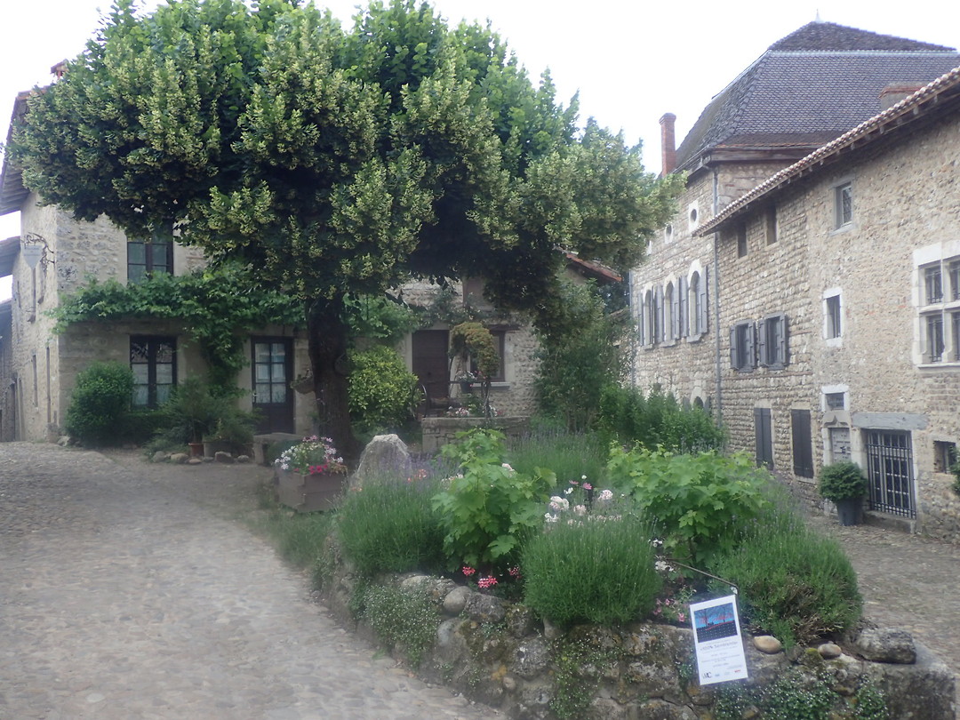Pérouges