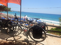 Fietsen gestald boven Costa