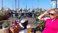 Zon, water, biertje, heerlijk voldaan!