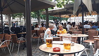 Een van de gezellige terrassen