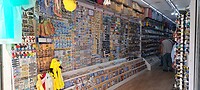 Souvenirwinkels bij de vleet