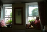 Achter de geraniums...