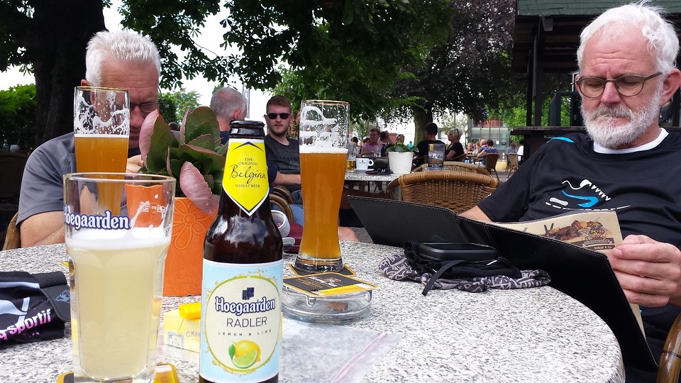 Stop bij de Hertog Jan Brouwerij voor een overheerlijk biertje.