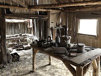 2 parents and 3 kids from England settled in this tiny house in 1841