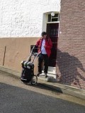 Vertrek, voordeur afsluiten