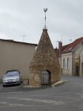 Vindey, put "de fles" (Vindey is van vin de Dieu).