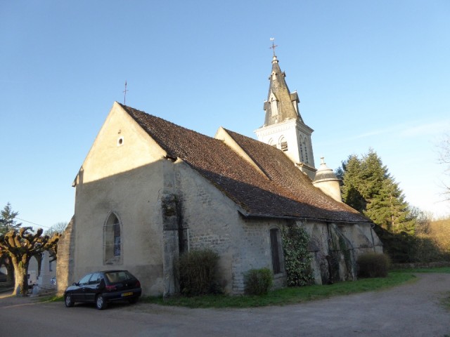Kerk Chitry-les-Mines.