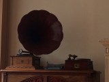 Antieke phonograaf.