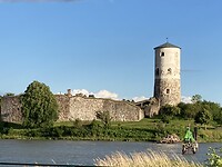 De ruïne vanaf de overkant