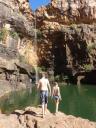 zwemmen onder de waterval 1