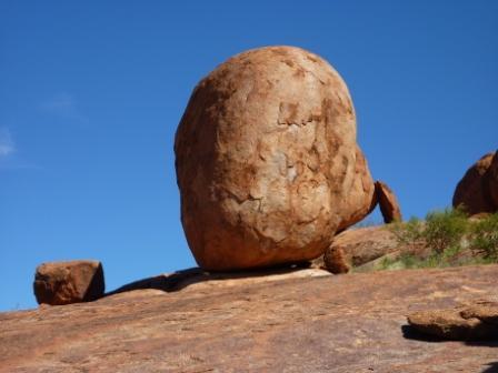devils marbles 1