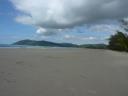aan het strand bij Daintree