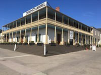 Cosmopolitan hotel Old town