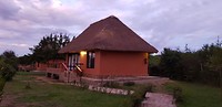 Slaap huisjes in Ihamba Lodge