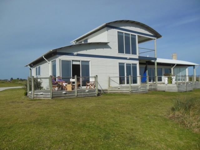 Ons strand studio in Port Fairy