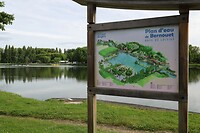 Camping aan een meertje