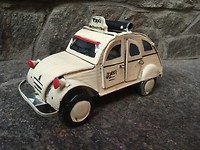 Lelijke eend-taxi in Tana