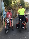 Trots op zijn fiets