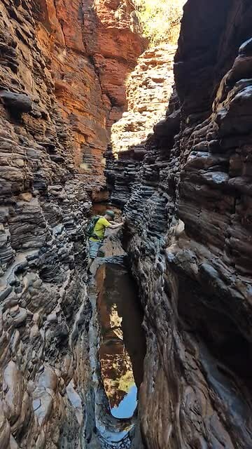 Klauteren door de Karijini Gorges