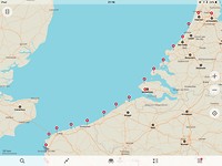 De zee steeds aan de rechterhand