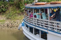 Piranha's vissen op concurrerende boot