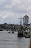 De Liffey met daarop de Jamie Johnston