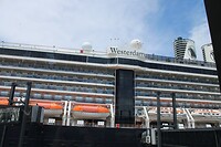 De Westerdam wacht op ons