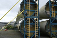 De windturbinebladen van dichterbij