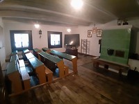 Een schoolklasje in het Volkenkundig Museum