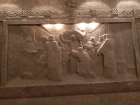 Prachtige reliëfen in de zoutmijn van Wieliczka