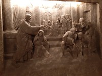 Prachtige reliëfen in de zoutmijn van Wieliczka