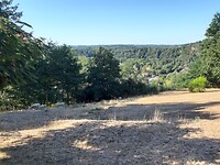 Het uitzicht vanuit de tuin van onze B&B in Gargilesse