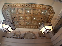 Het plafond in de lobby van "ons" Mövenpick hotel