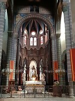 Interieur van de kerk in Riom