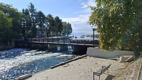De Zwarte Drin verlaat het meer van Ohrid en stroomt Struga in