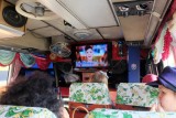 keiharde muziek in de bus