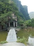 entree bich dong pagoda