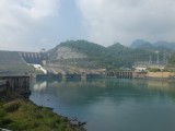 dam 100 meter hoog