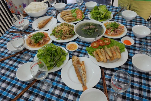 homestay family lunch