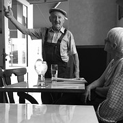 Gezellig Frans café leven in de kroeg vh hotel