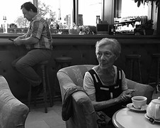 Lounge scène no bondgirl ha ha ha