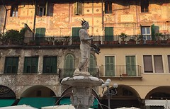 Piazza de la Erbe 12 e eeuw>Verona