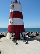 Fietsen aan het eind van de pier