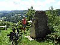 Hoog op de heuvel met e-bike