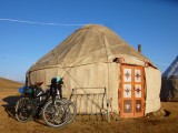 Onze eigen yurt aan het meer