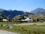 Landschap op weg naar Kichi-Naryn
