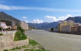 Zuoni aan de Tao rivier